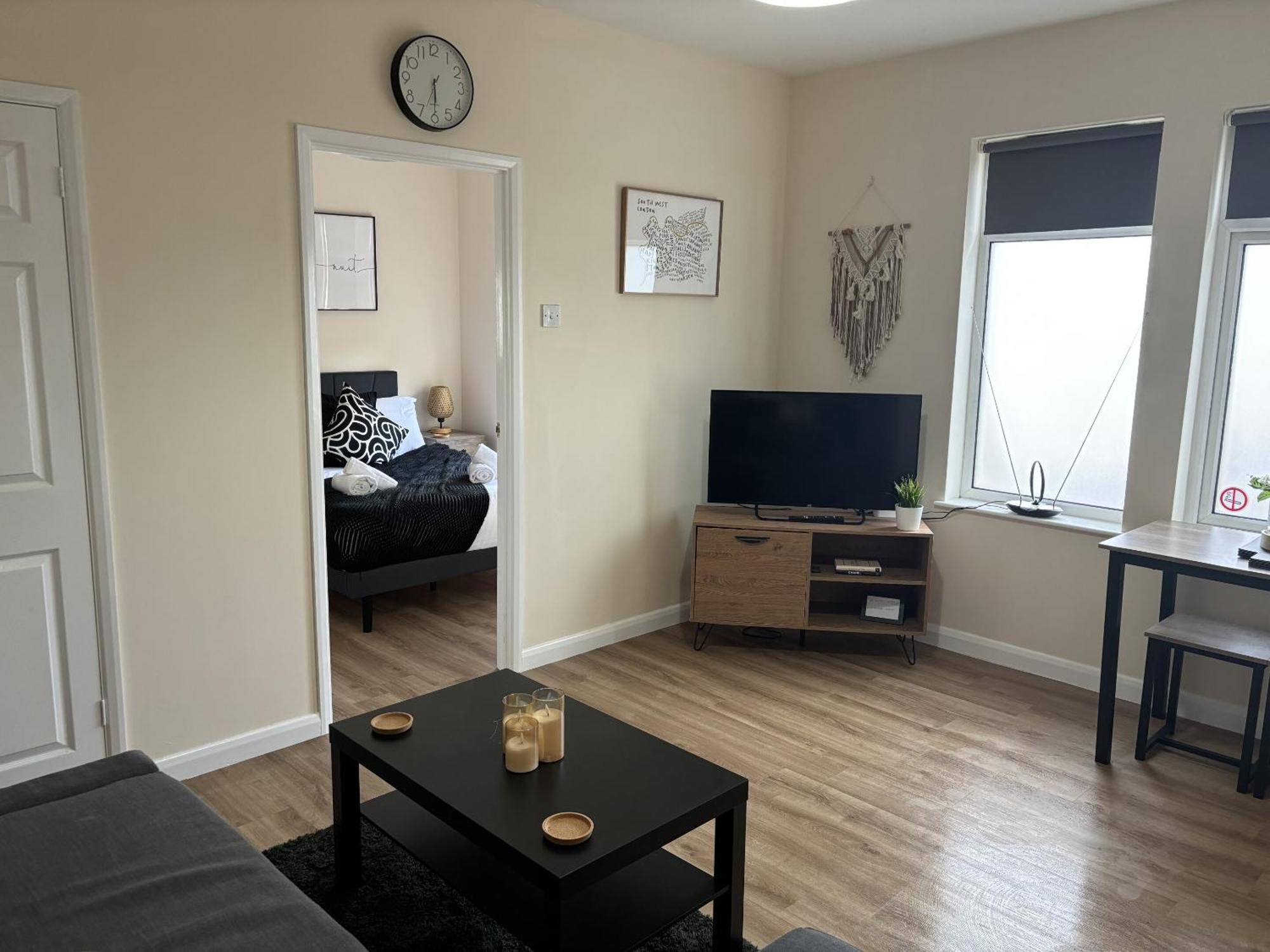 Central - 1 Bed, Cosy Retreat 스윈던 외부 사진